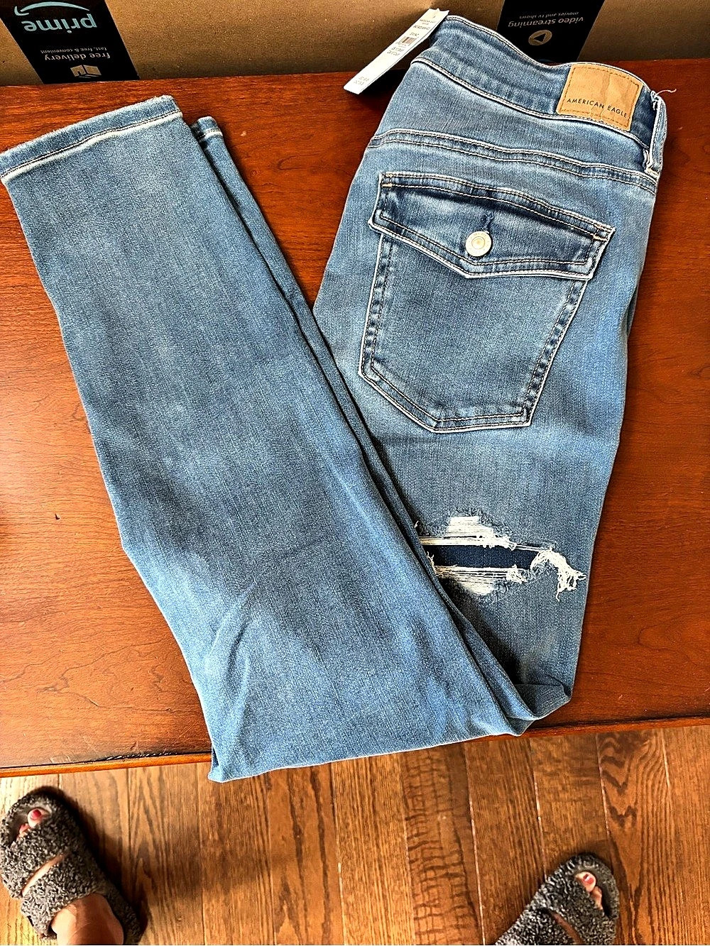 American Eagle Distressed Blue Skinny Jeans NWT